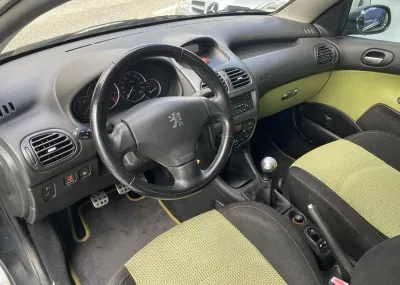 Peugeot 206 à vendre