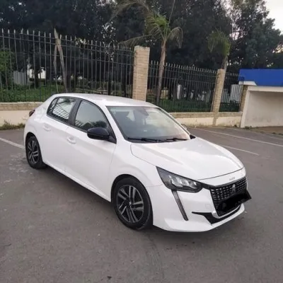 Peugeout 208 style modèle 2023 Diesel à vendre