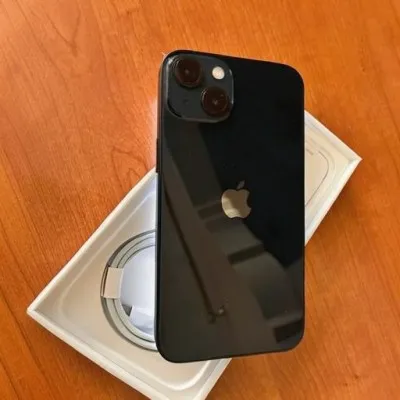 iPhone 13 presque neuf à vendre